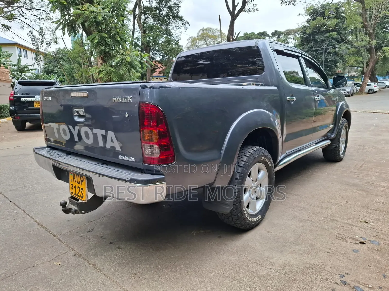 Toyota Hilux 2011 Gray