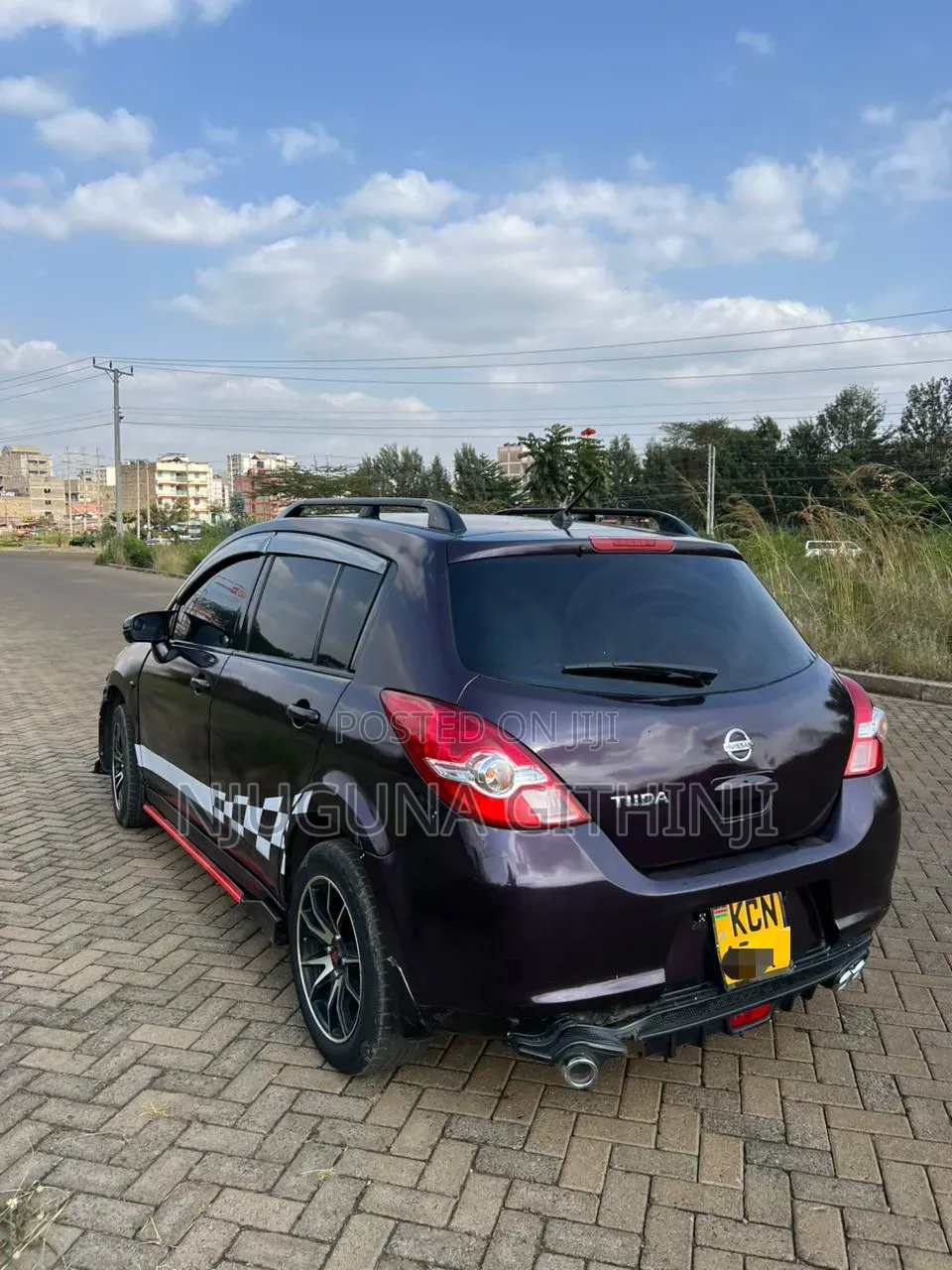 Nissan Tiida 2011 Purple