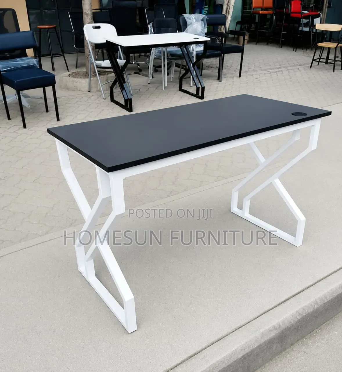 Modern Executive Office Desk With White Metal Frame