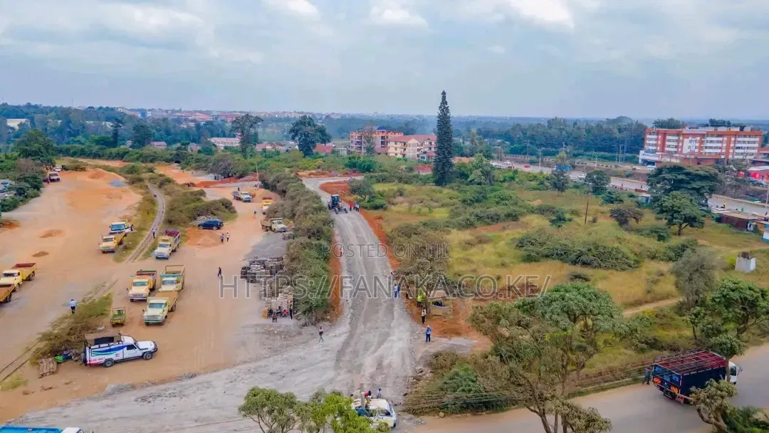 3/4 Acre Plot Touching Tarmac Suitable for Petrol Station in Juja ^Jm