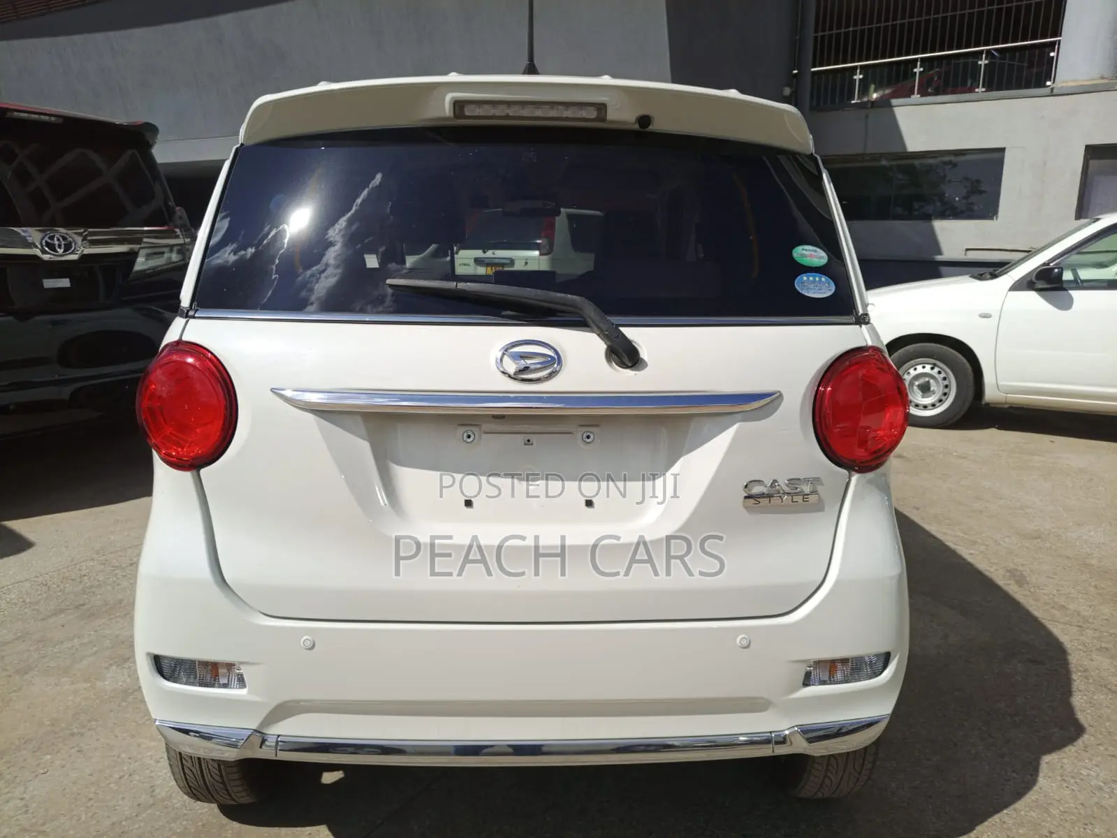 Daihatsu Cast 2018 White