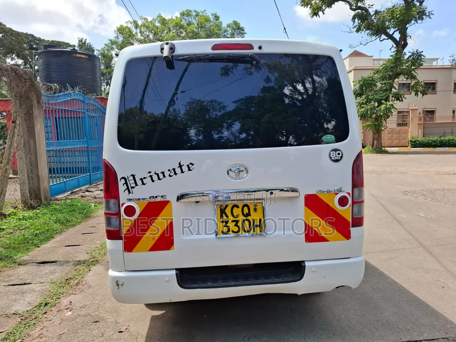 Toyota HiAce 2011 White