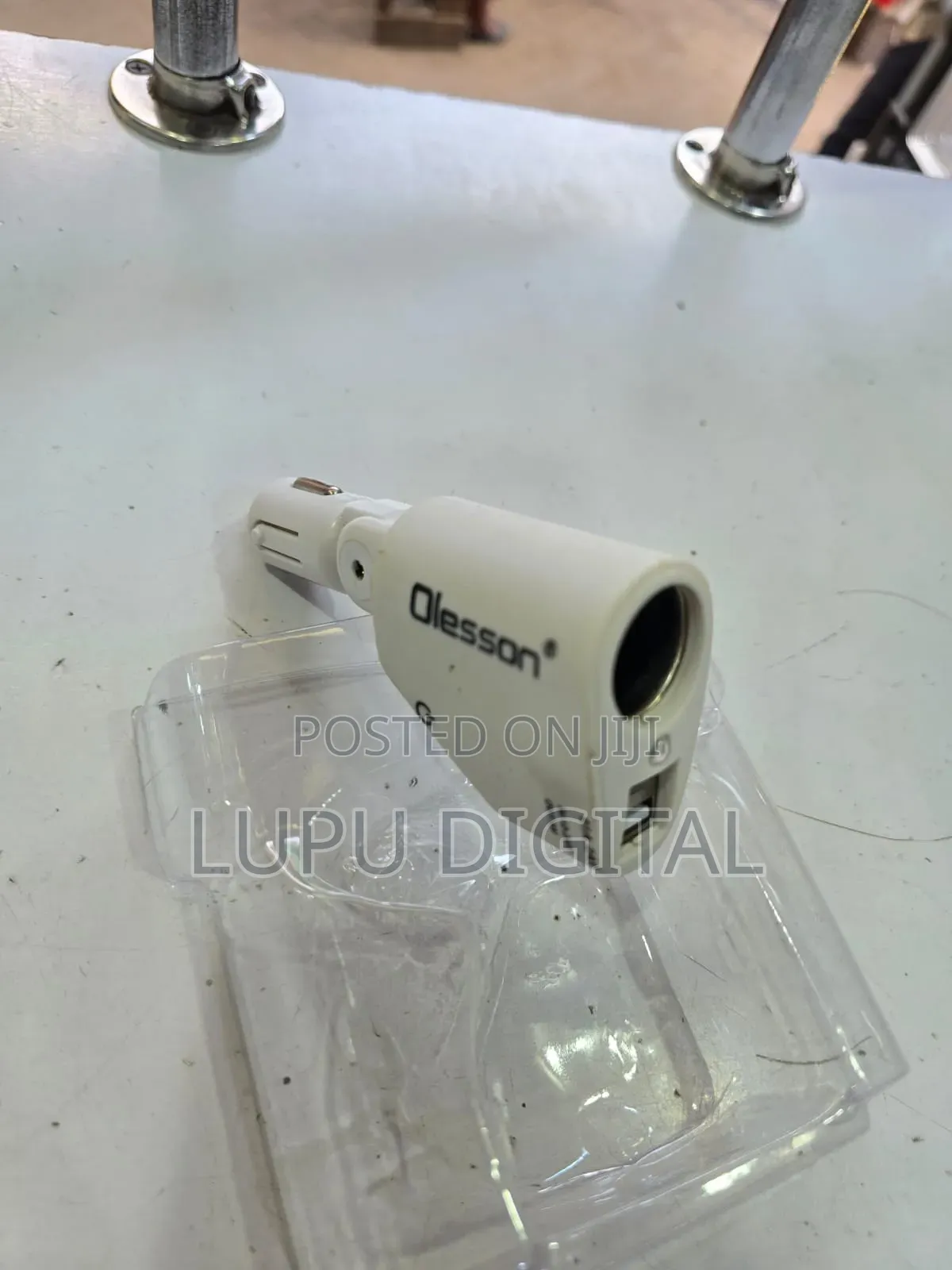 Olesson 1351 Phone Charger