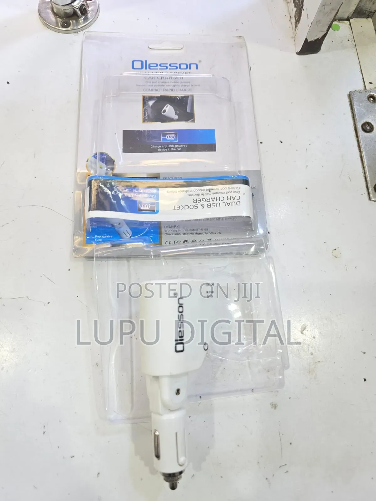 Olesson 1351 Phone Charger