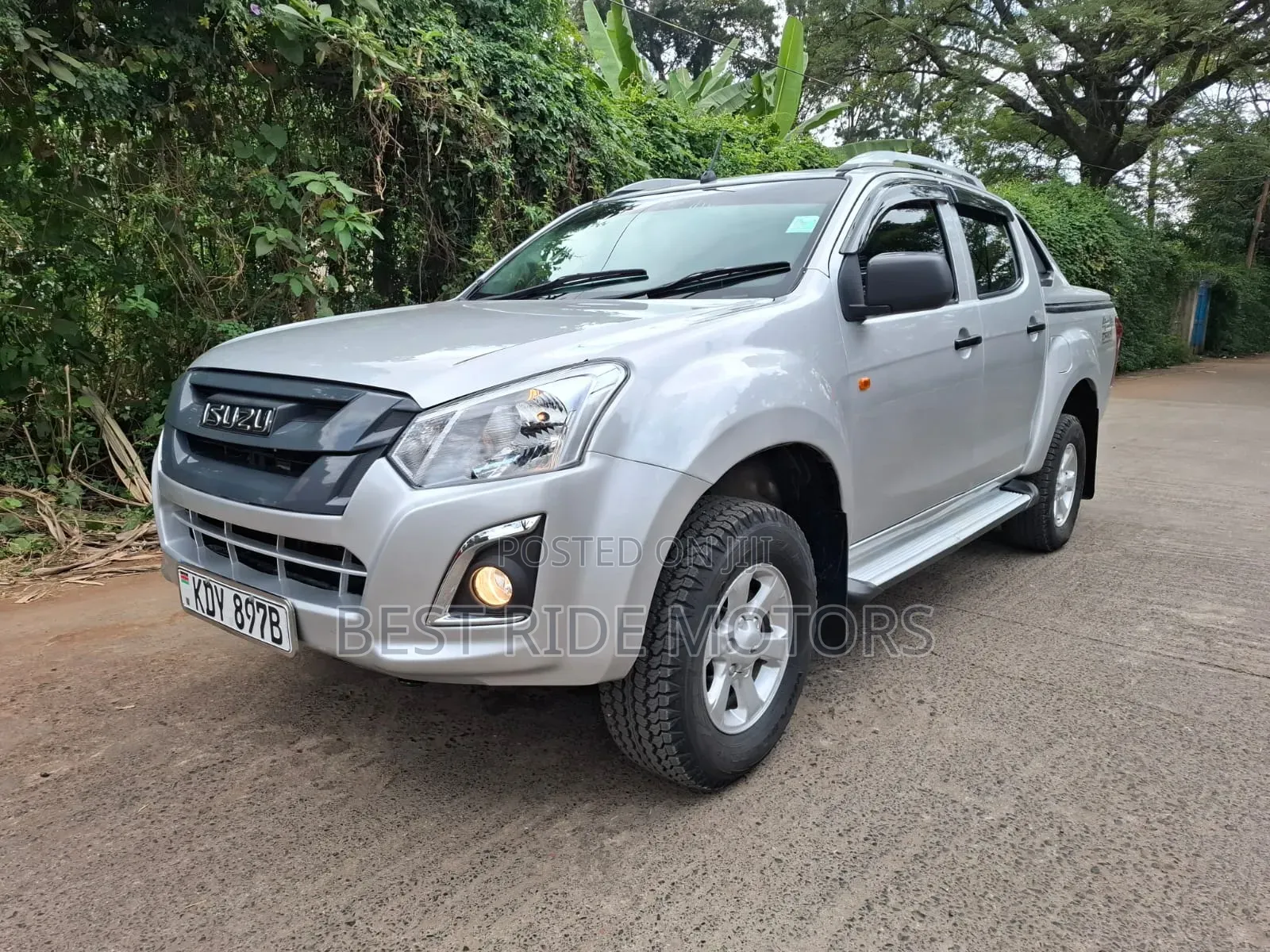 Isuzu D-MAX 2022 Silver