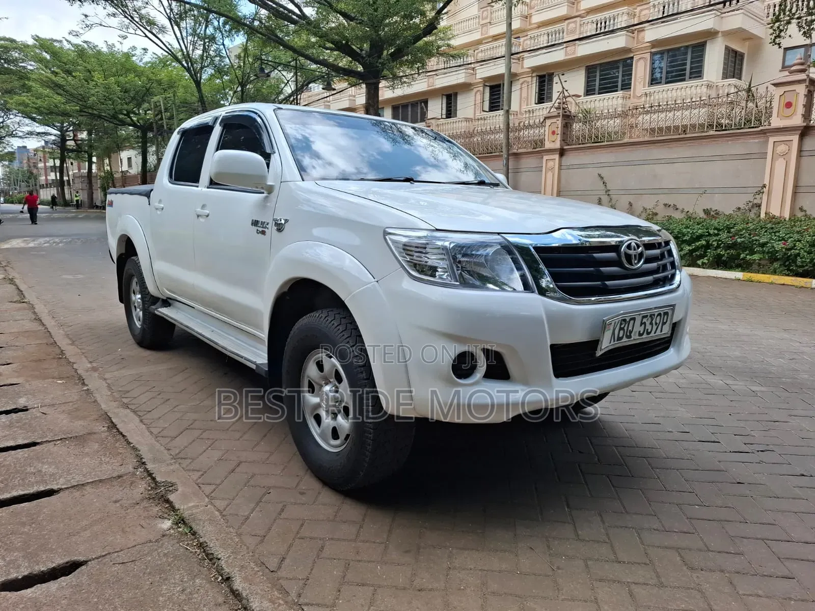 Toyota Hilux 2.5 D-4D 4X4 SRX 2012 White
