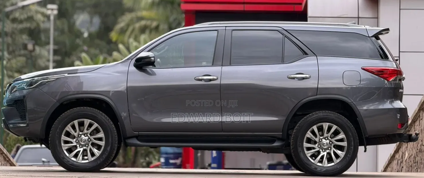 Toyota Fortuner 2021 Gray
