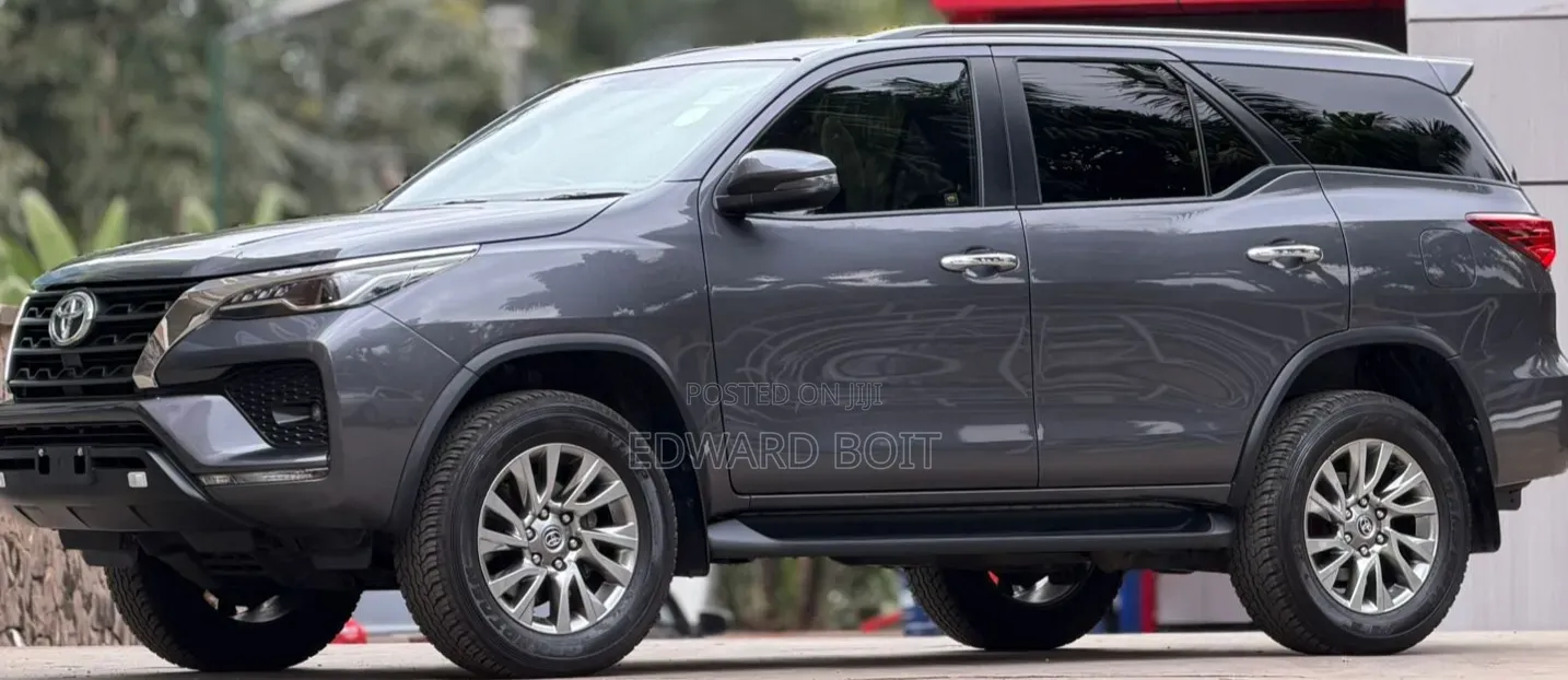 Toyota Fortuner 2021 Gray