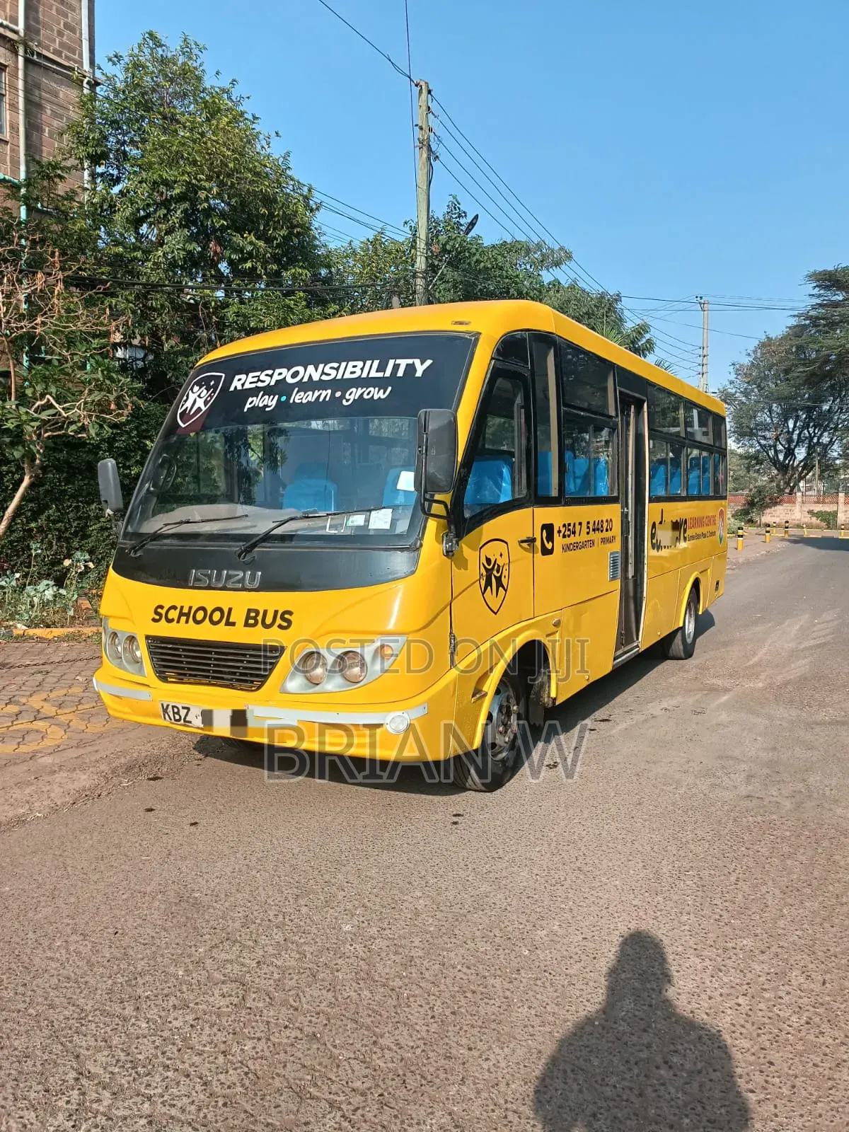 Isuzu NQR 2014 Yellow