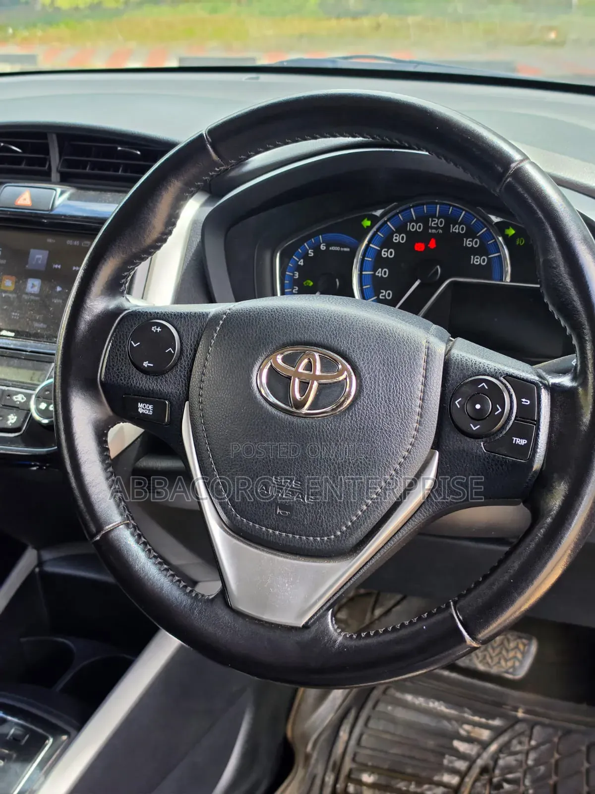 Toyota Corolla Fielder 1.5 Hybrid FWD 2015 Black
