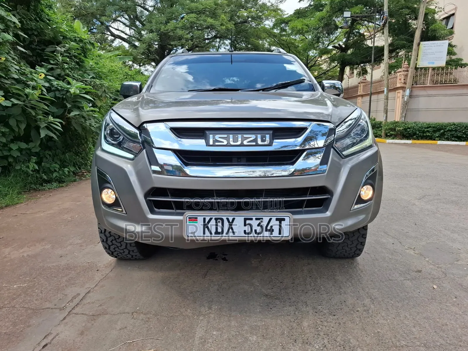 Isuzu D-MAX 2021 Silver