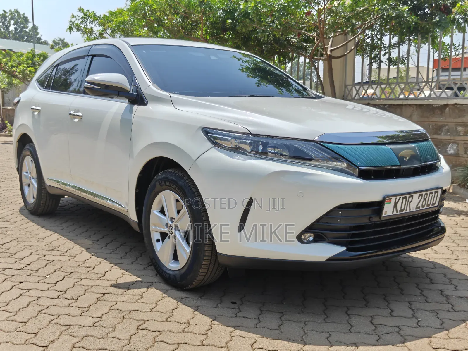 Toyota Harrier 2.0 2017 White