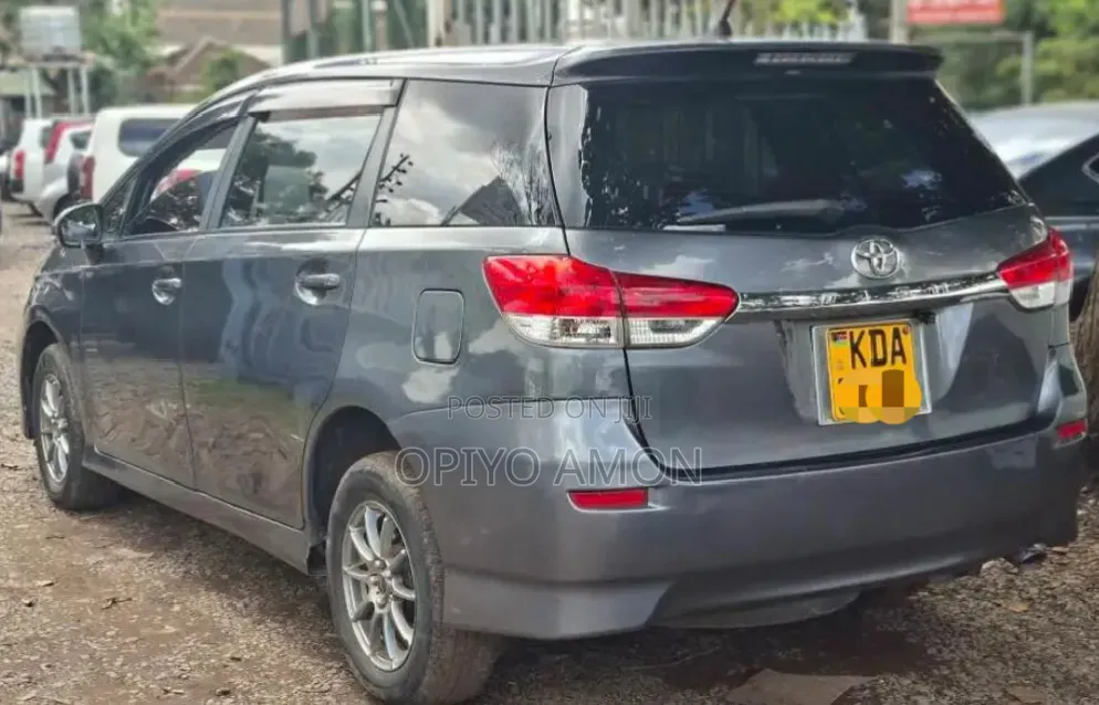 Toyota Wish 2013 Gray
