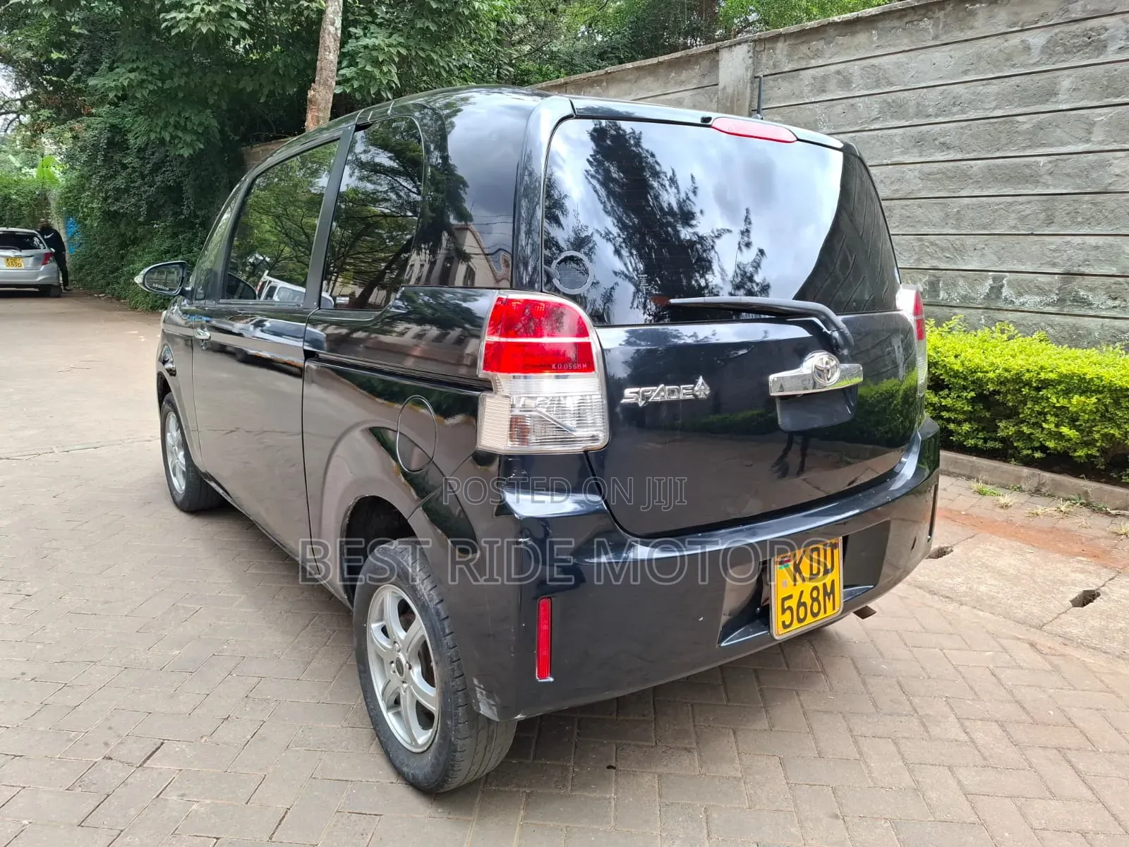 Toyota Spade 2014 Black