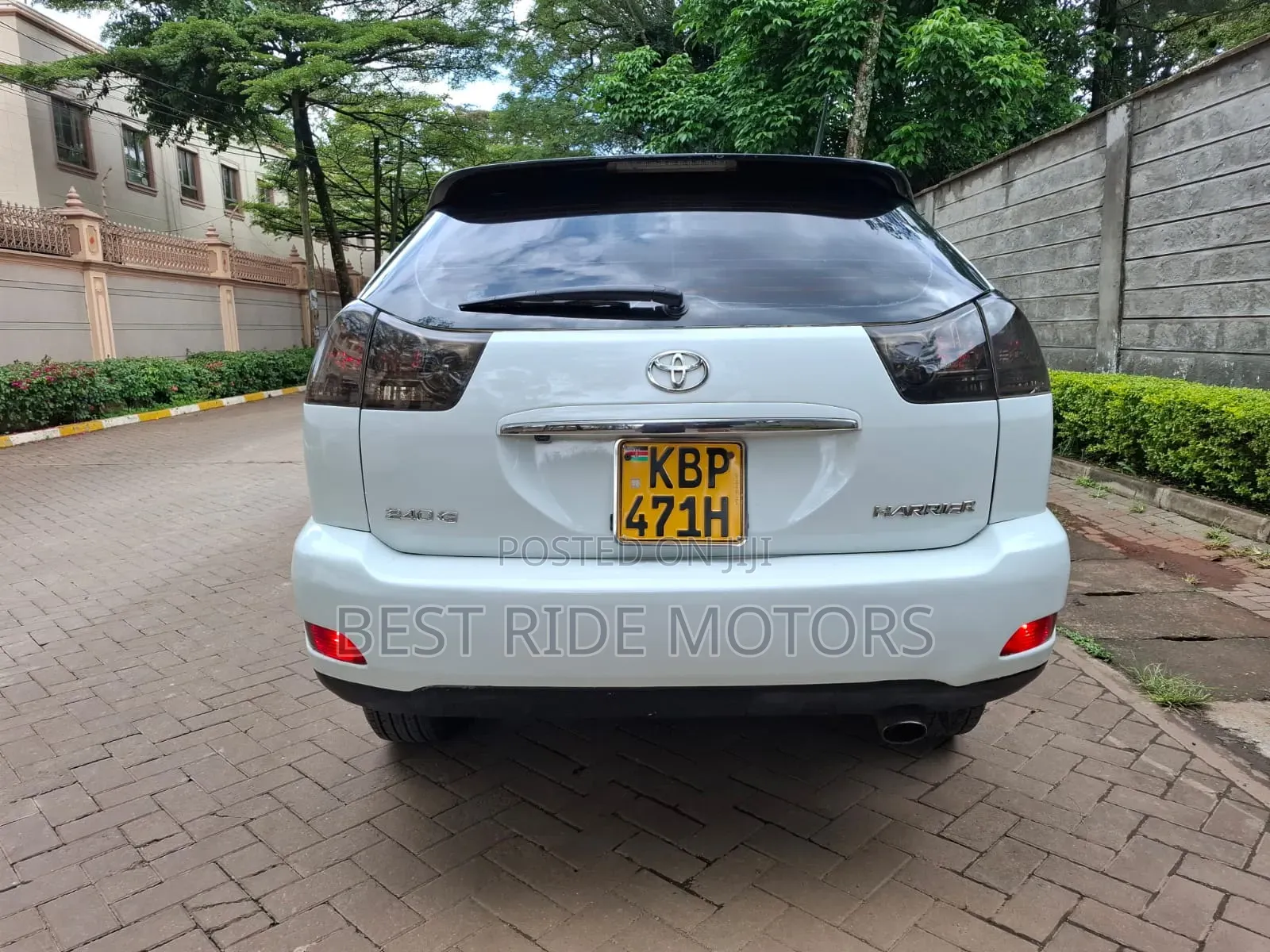 Toyota Harrier 2006 White