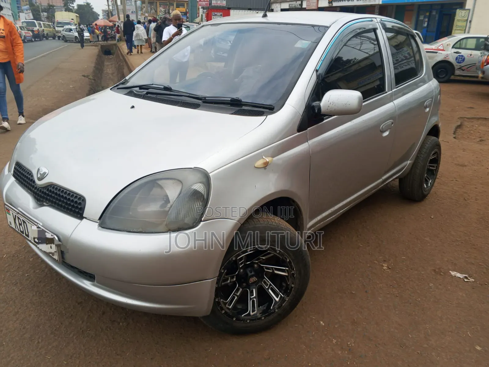 Toyota Vitz 2003 Silver