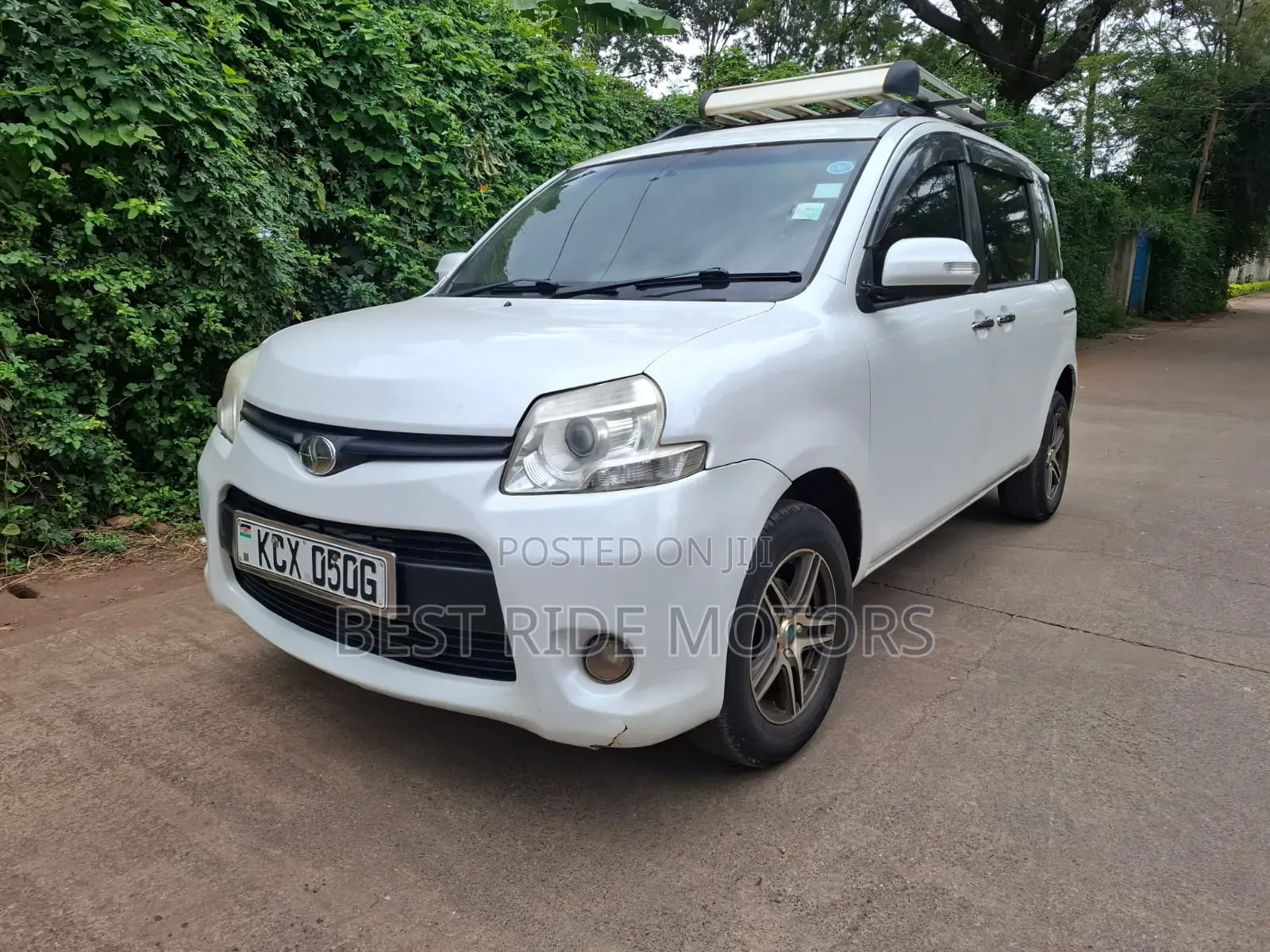 Toyota Sienta 2012 White