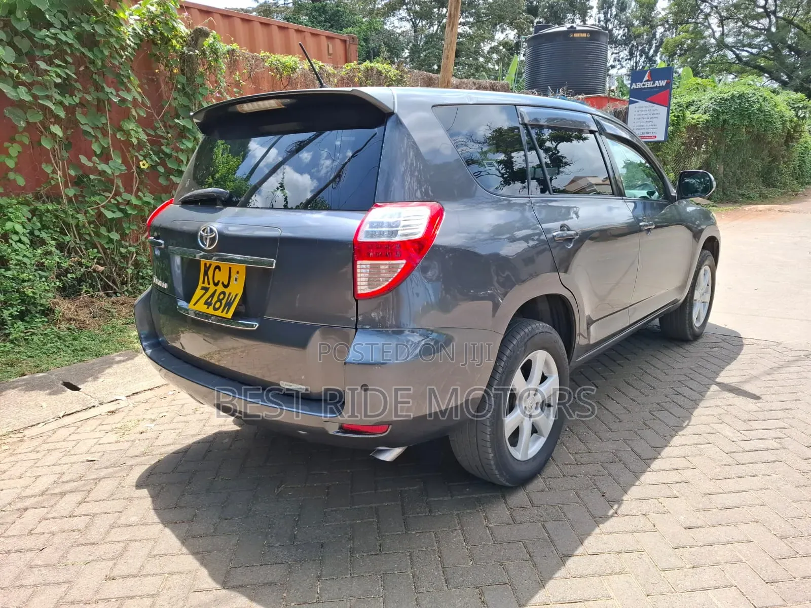 Toyota Vanguard 2010 Gray