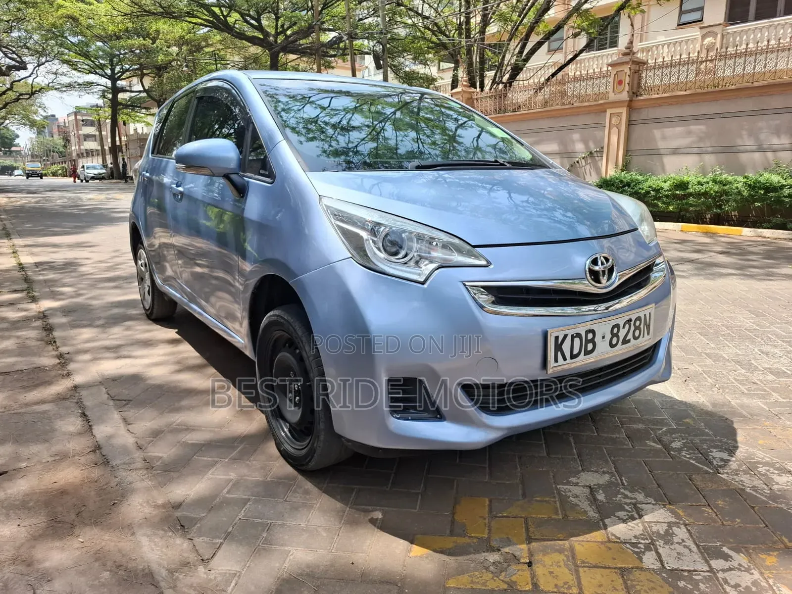 Toyota Ractis 1.3 FWD 2014 Blue