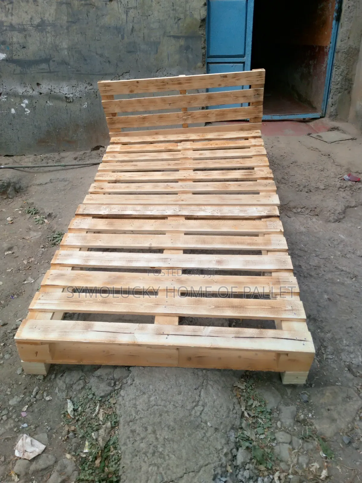 4*6 Pallet Bed. Finly Raised Blazed Pallet