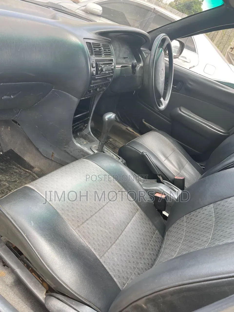 Toyota Corolla 1998 White