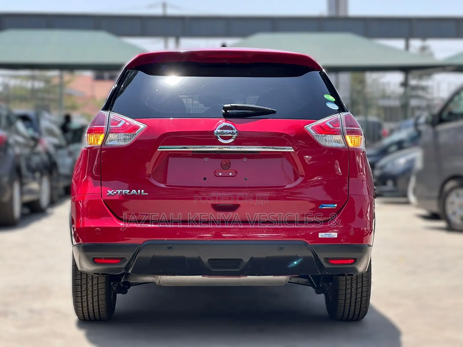 Nissan X-Trail 2.0 Petrol FWD 2016 Red