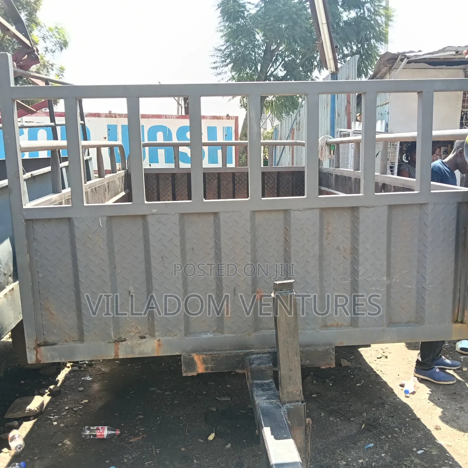 For Quick Sale Tractor Trailers in Good Condition