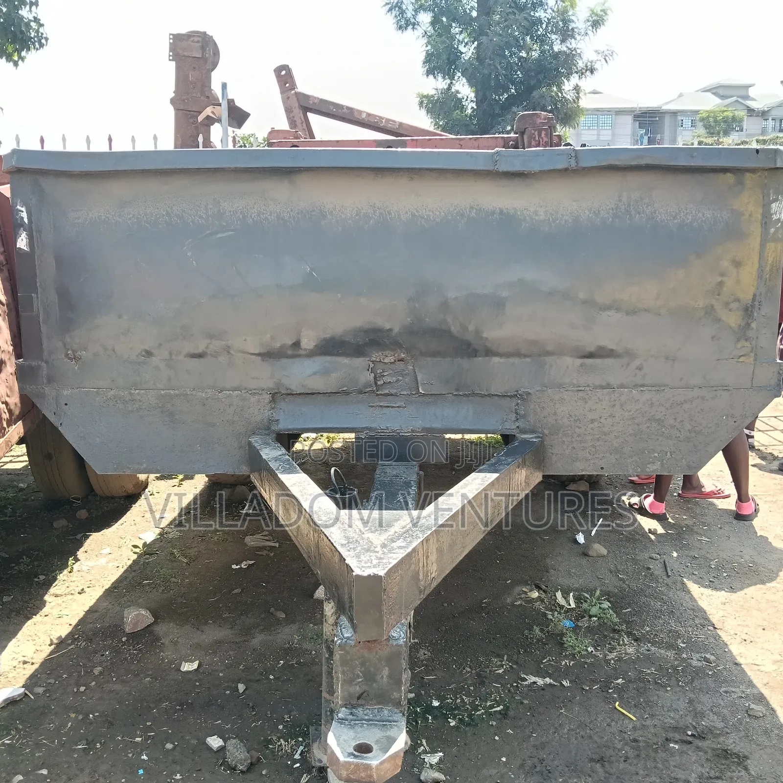 For Quick Sale Tractor Trailers in Good Condition
