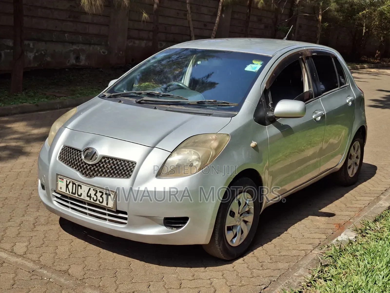 Toyota Vitz 2008 Silver