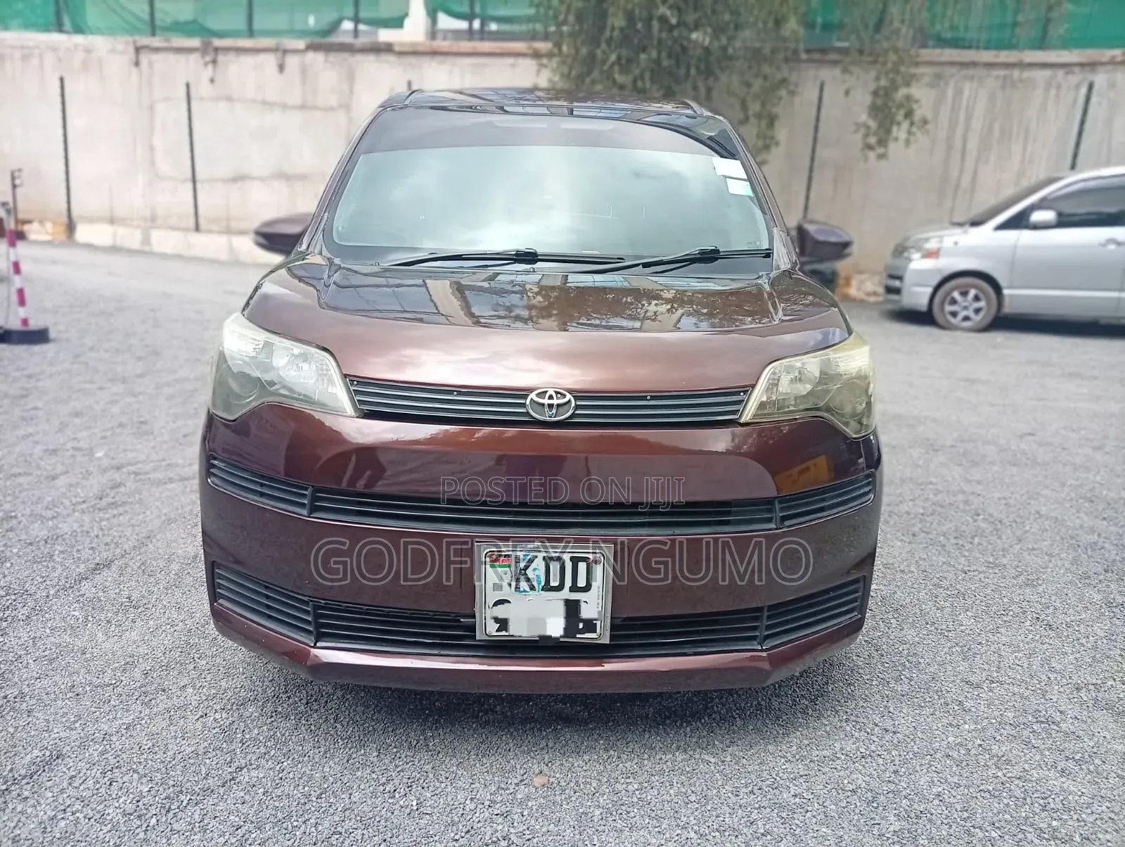 Toyota Spade 2014 Burgundy