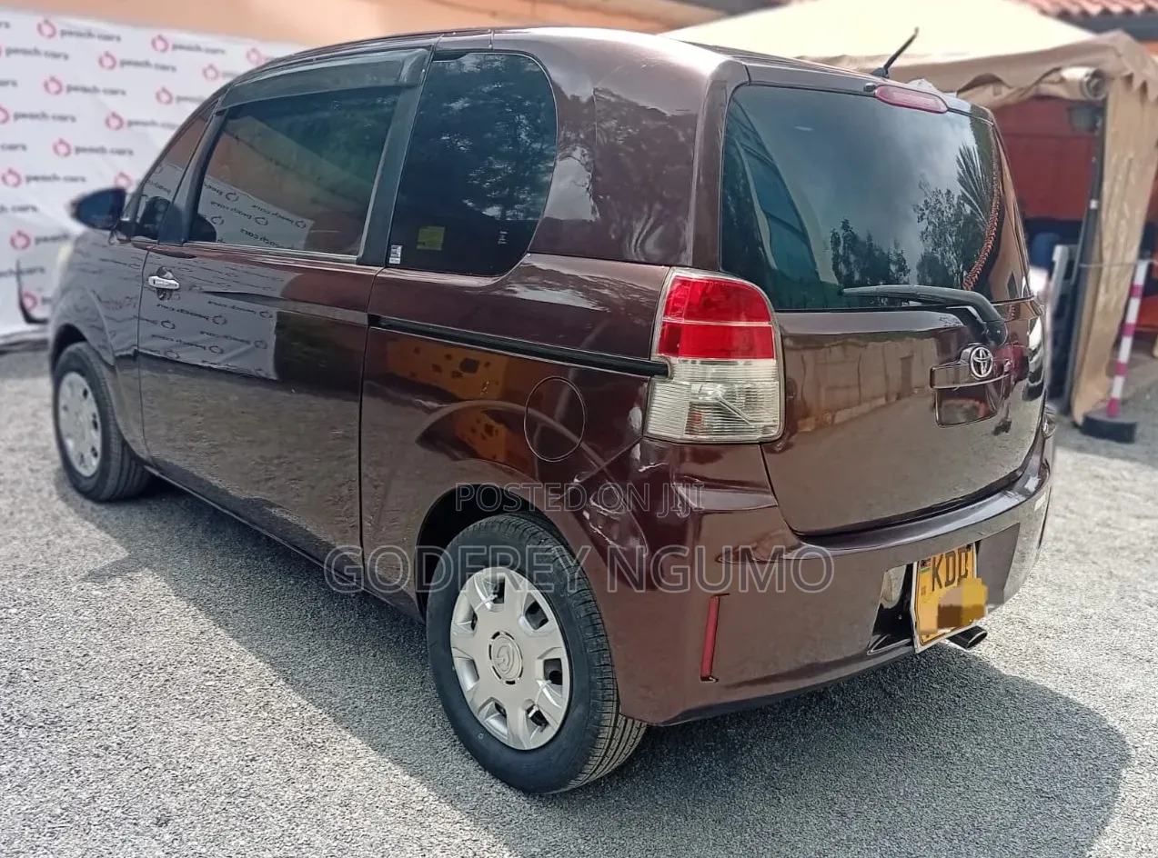 Toyota Spade 2014 Burgundy