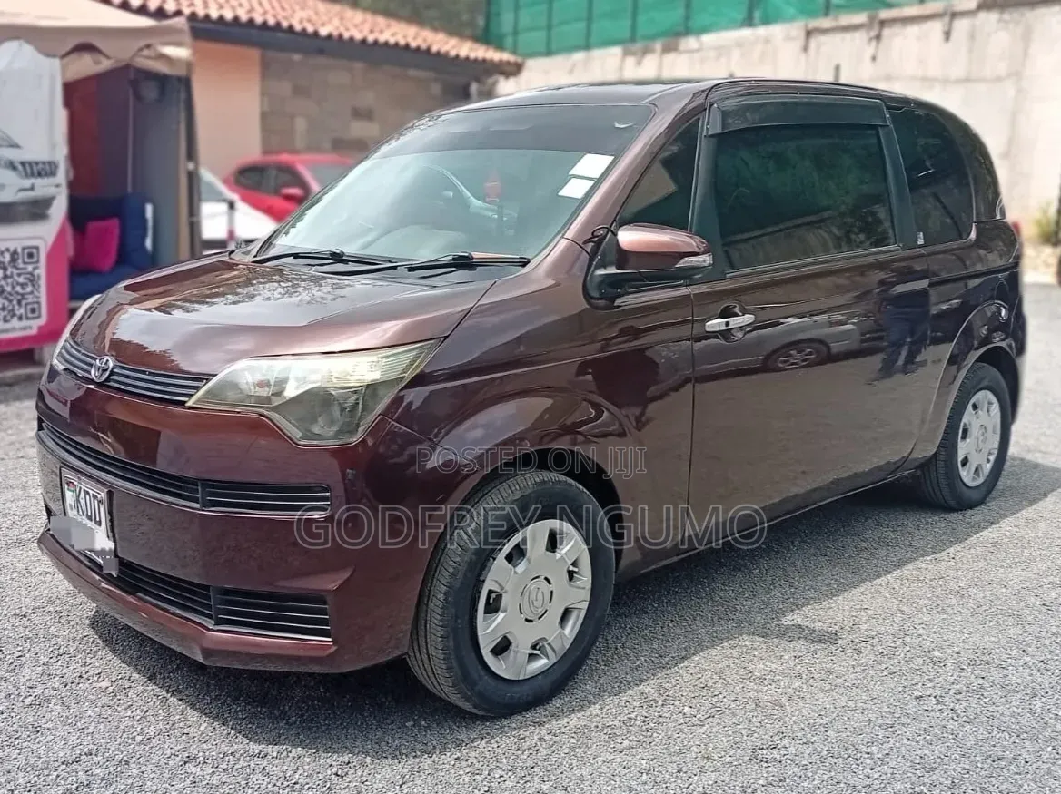 Toyota Spade 2014 Burgundy
