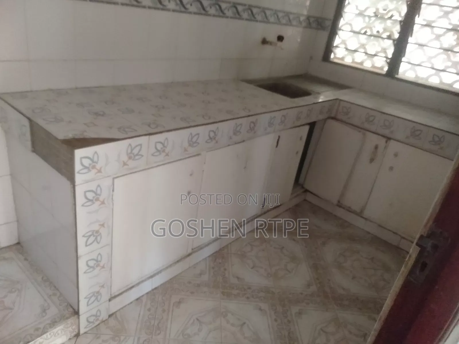 2bdrm Apartment in Mombasa City Centre, Haile Selassie Rd for rent