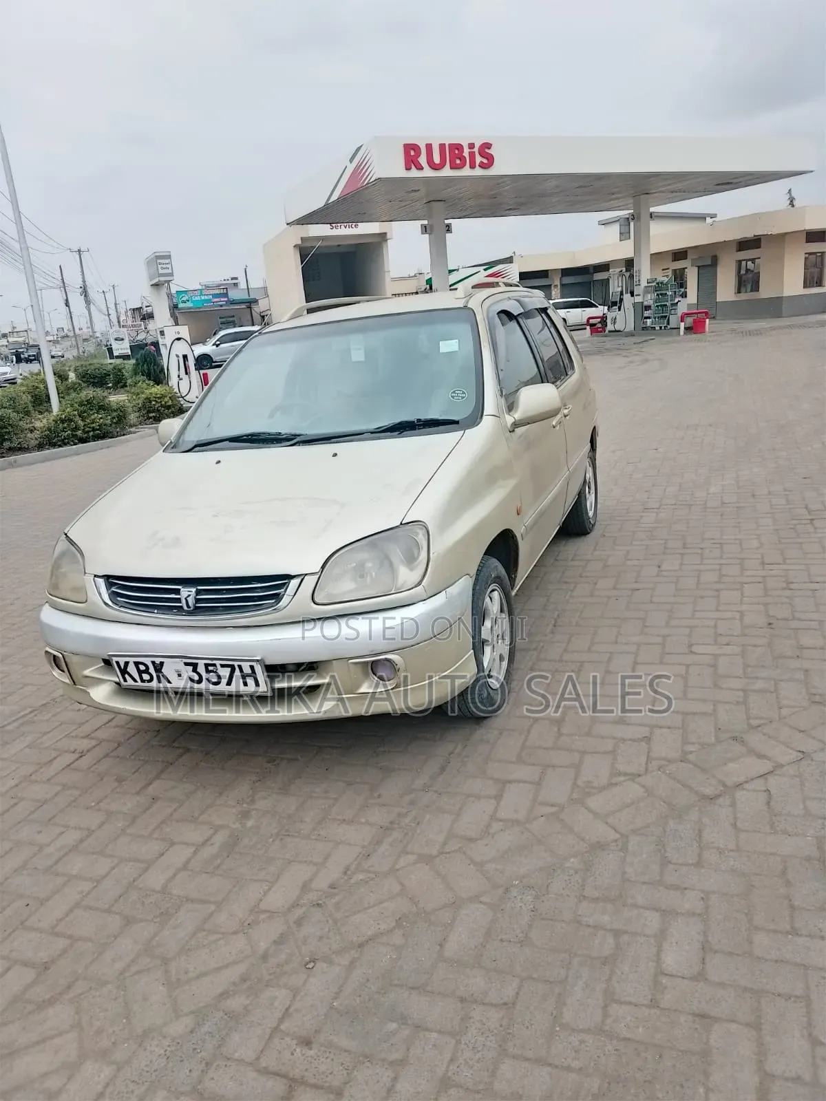 Toyota Raum 2005 Gold