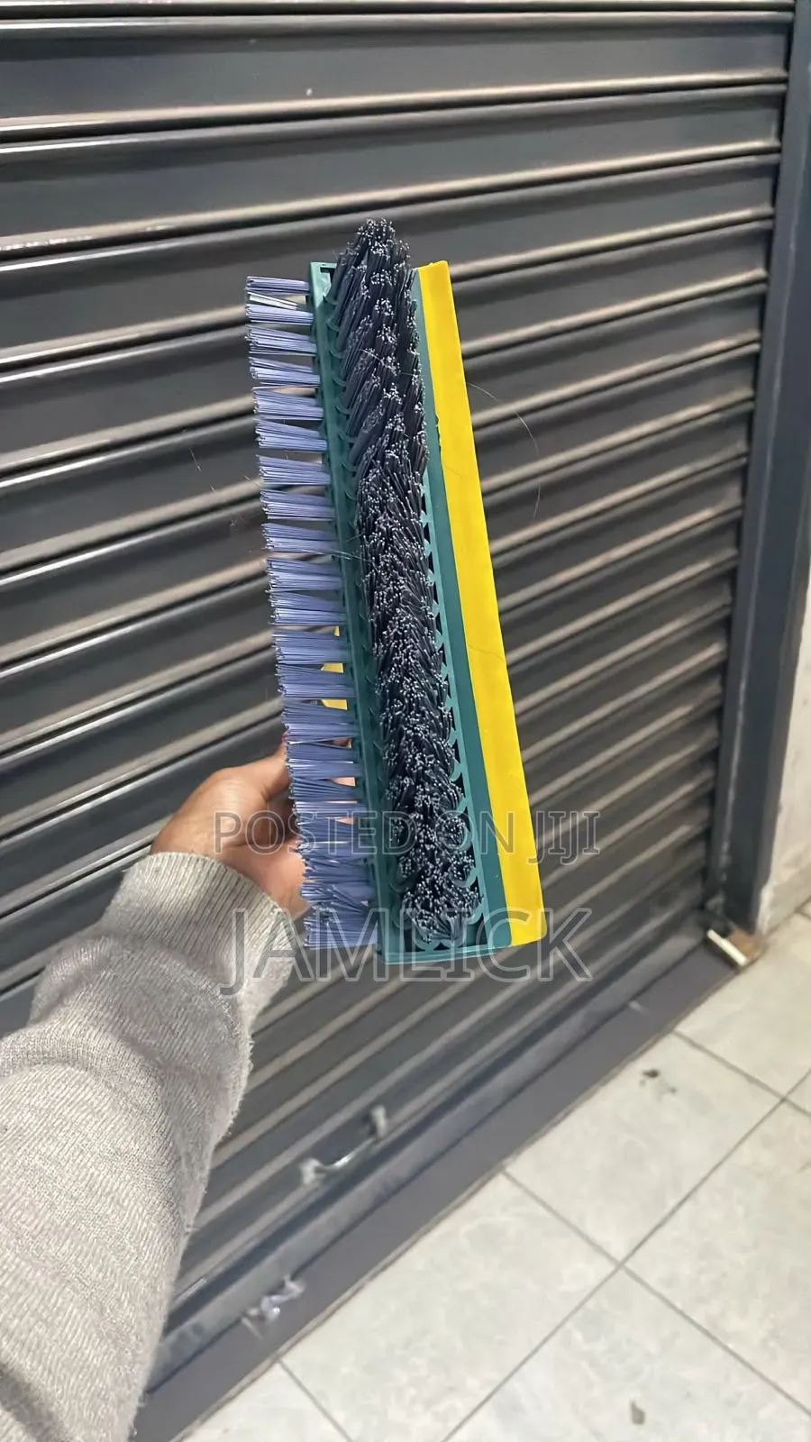 3-in-1 Floor Scrubbing V-shaped Brush, Broom Squeegee – Ny