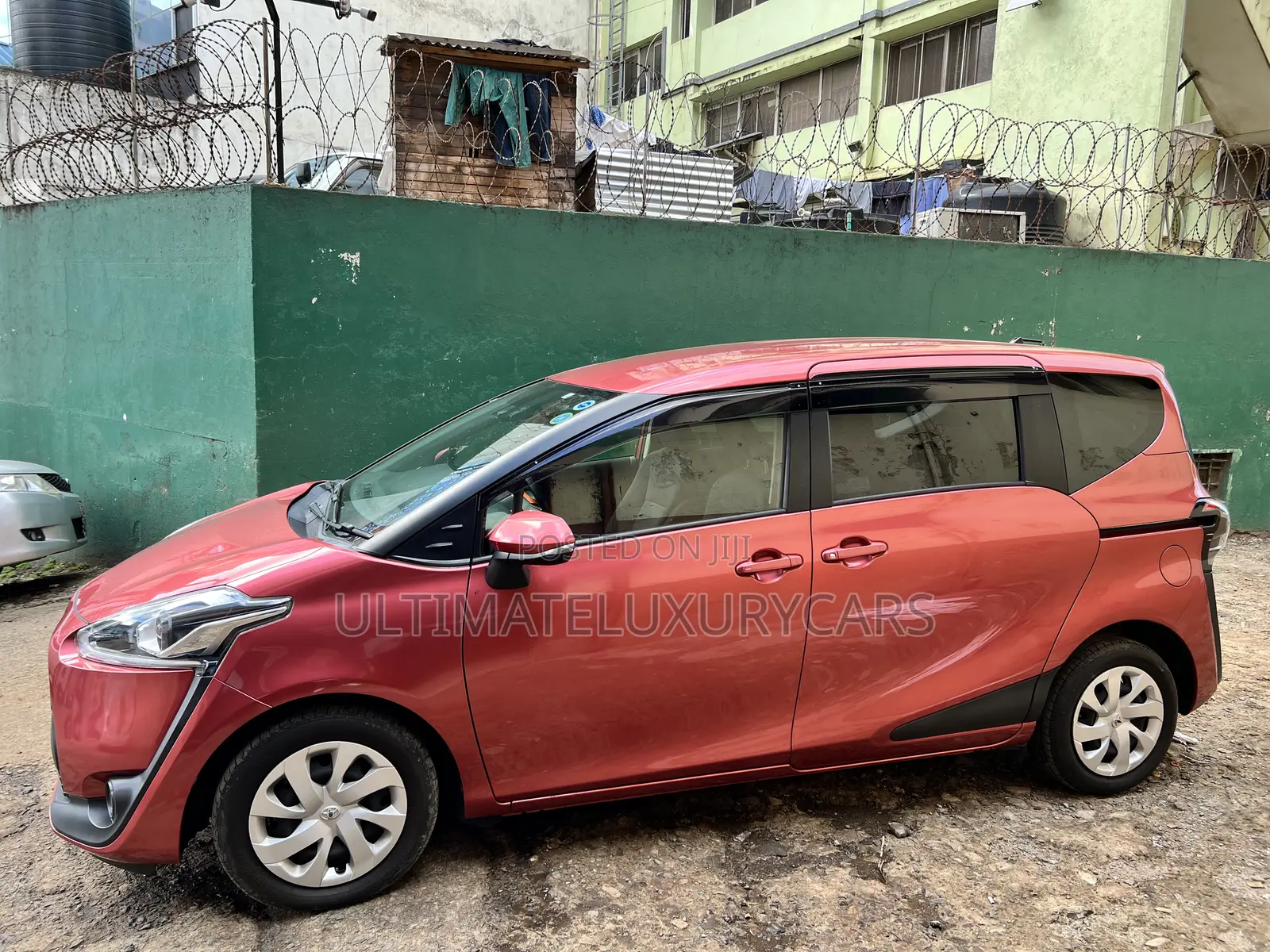 Toyota Sienta 1.5 FWD (6-seater) 2018 Maroon