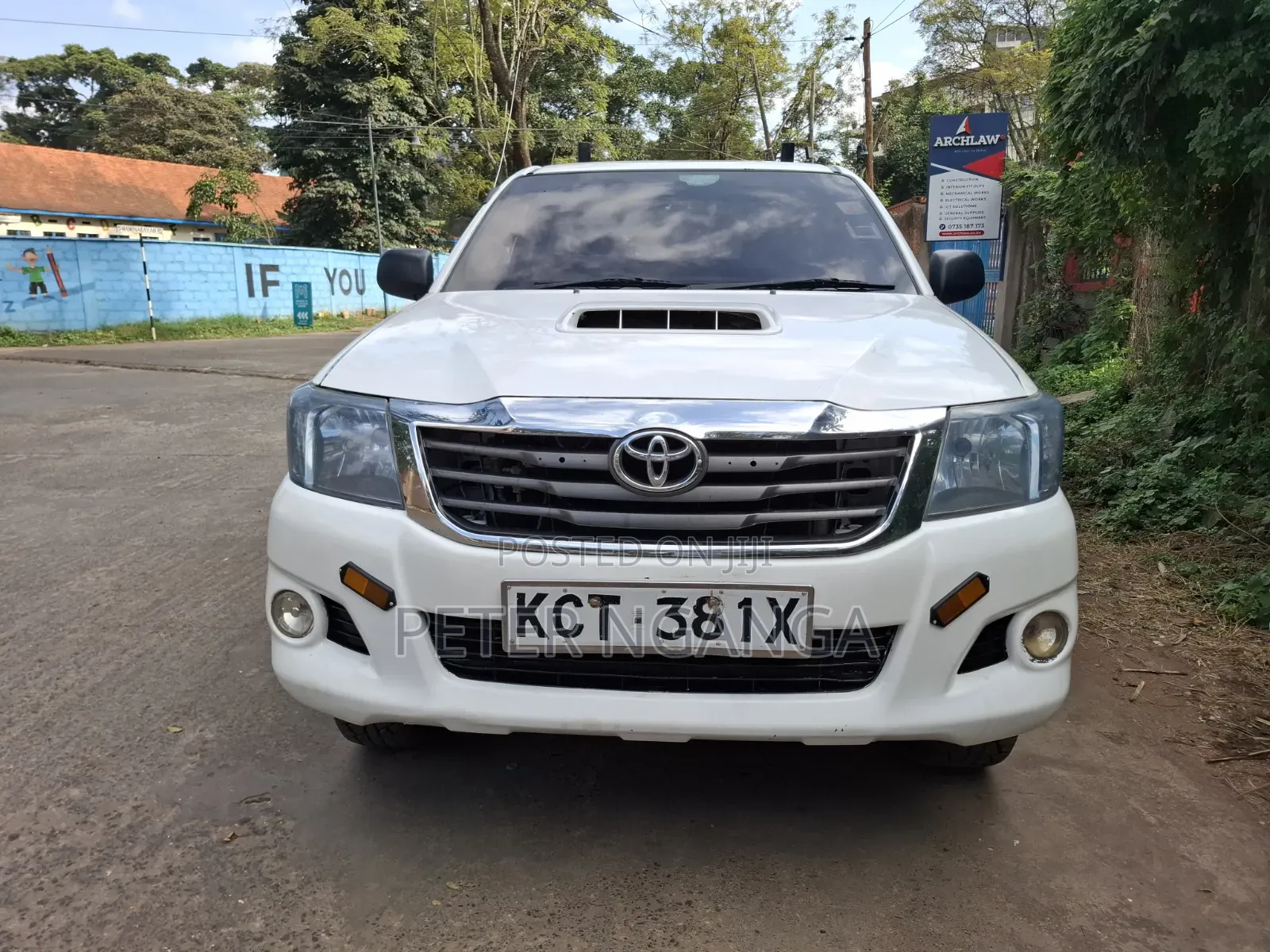 Toyota Hilux 2012 Off white