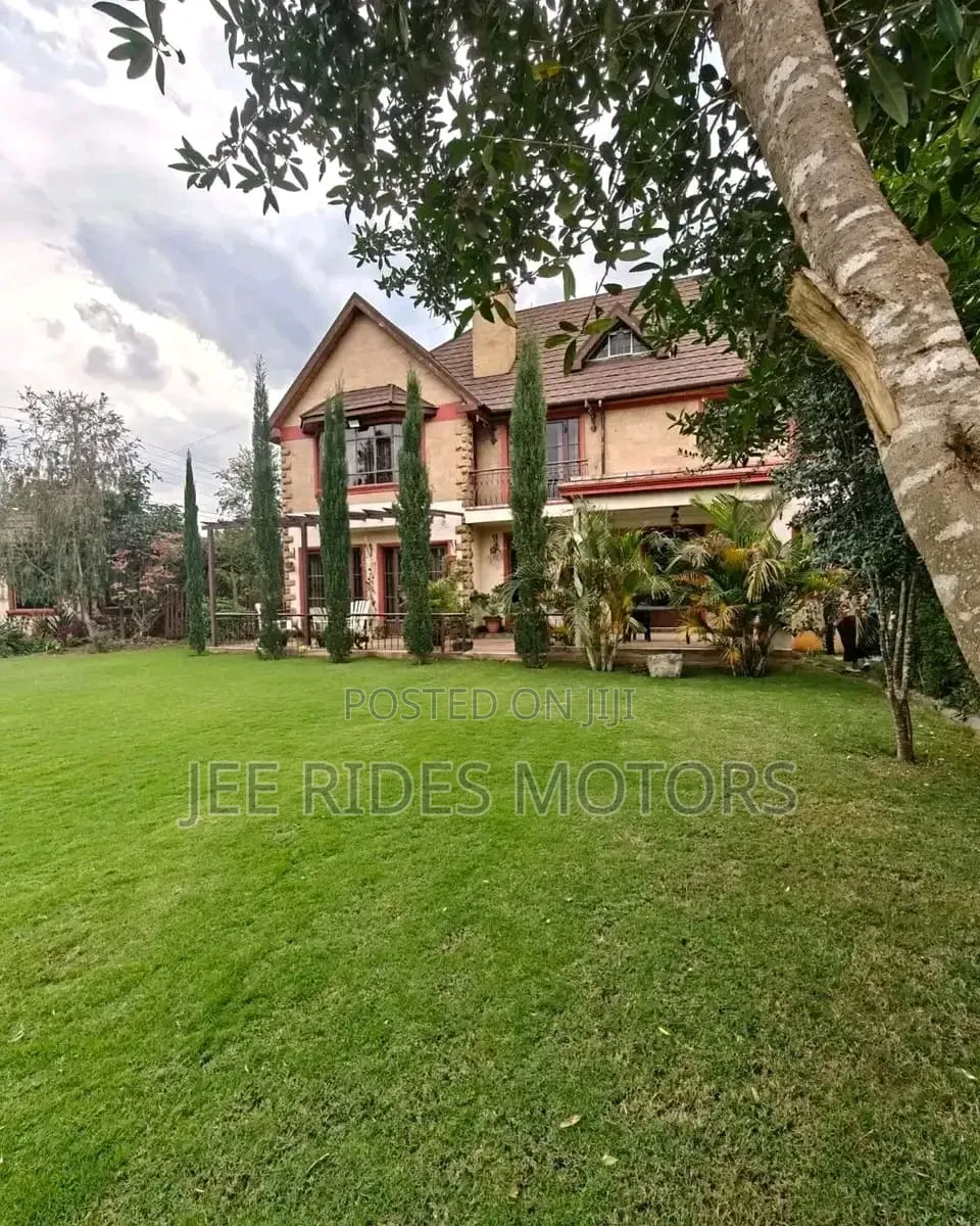 4bdrm Mansion in Karen, Nairobi Central for sale