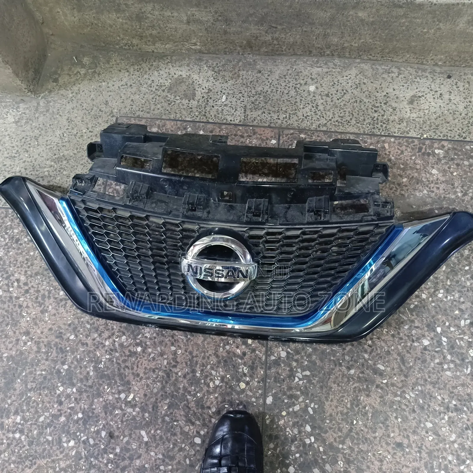 Nissan Note New 2018 Grille With Camera.