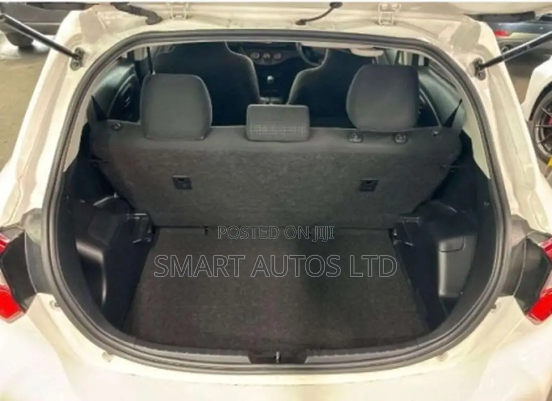 Toyota Vitz 2019 Off white