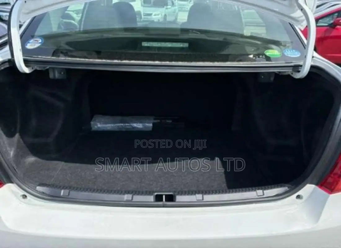 Toyota Axio 2021 Pearl