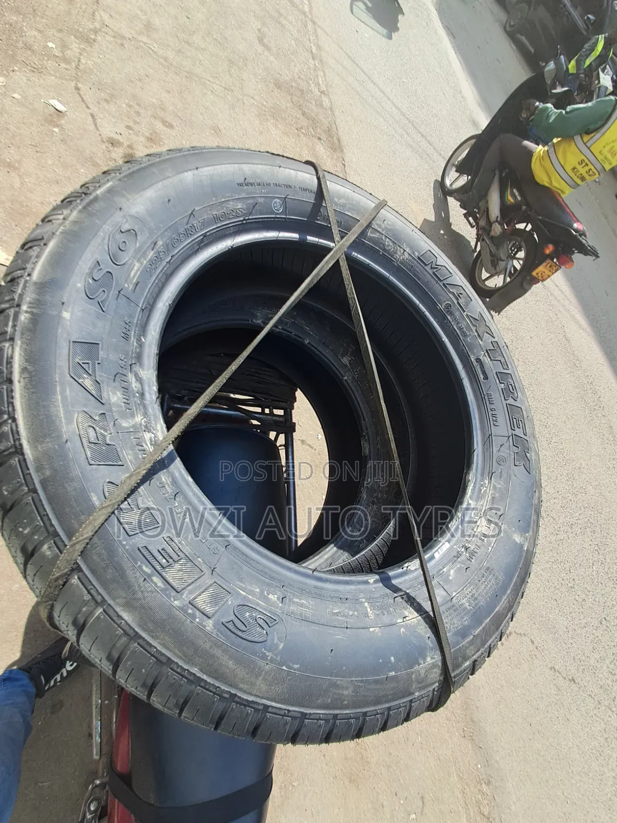 225/65r17 Maxtrek