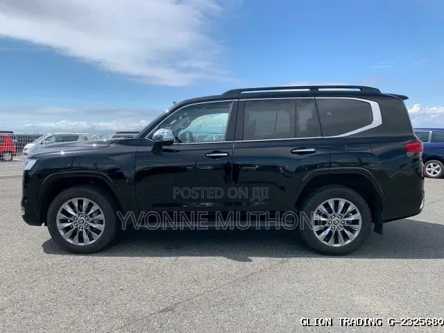 Toyota Land Cruiser 2022 Black