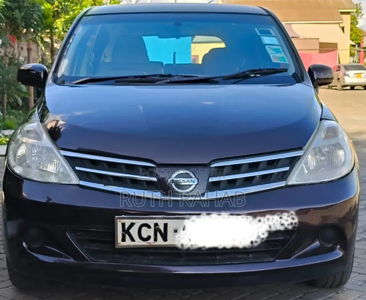 Nissan Tiida 2010 Maroon