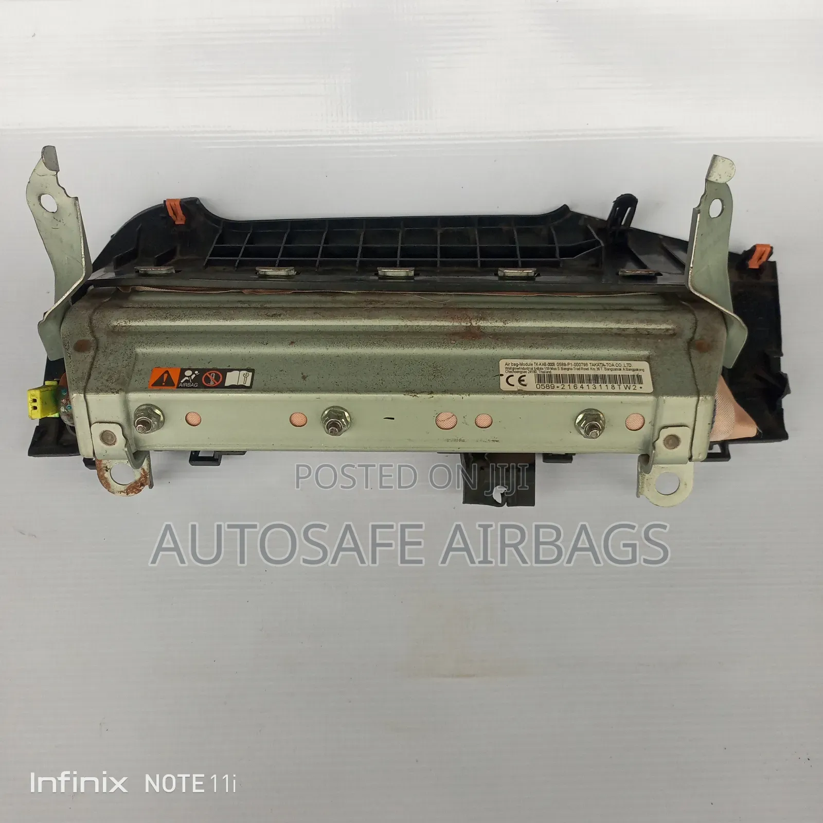 Hilux Revo Knee Airbag