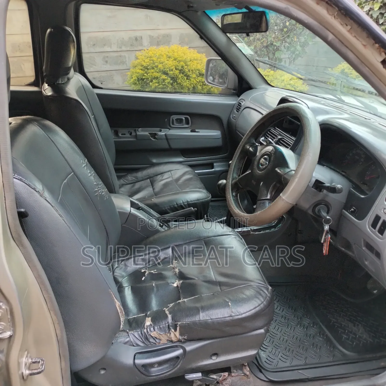 Nissan Hardbody 2000i 2006 Beige