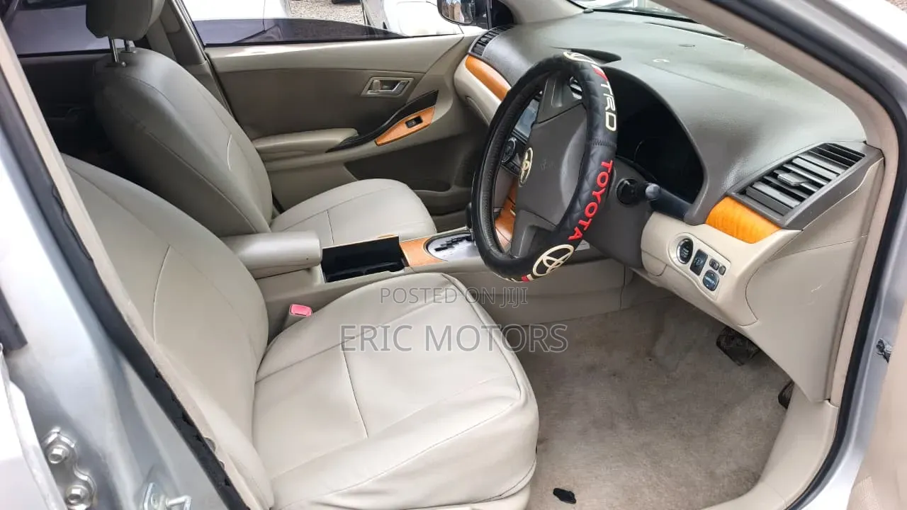 Toyota Premio 2010 Silver