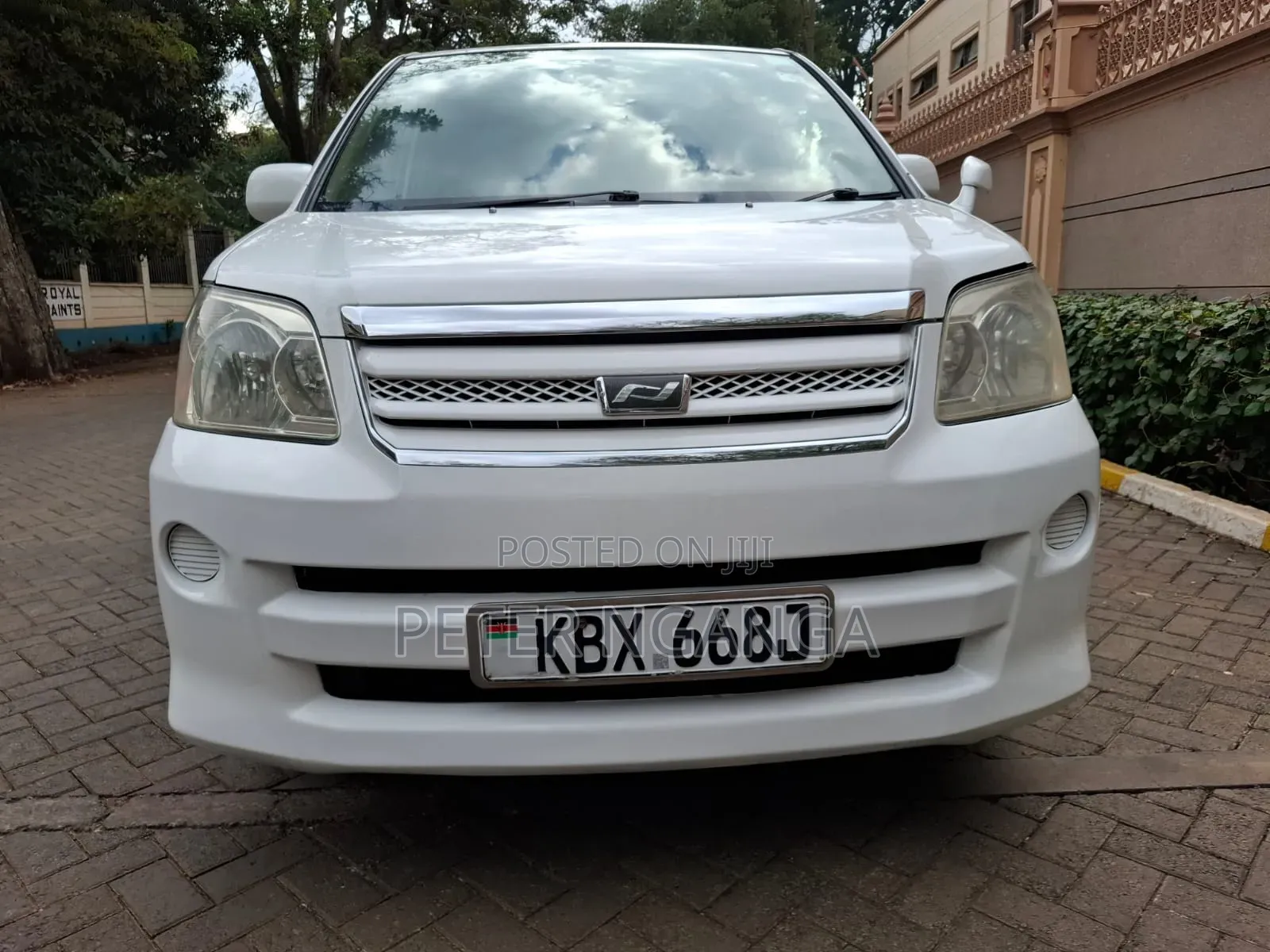 Toyota Noah 2006 White