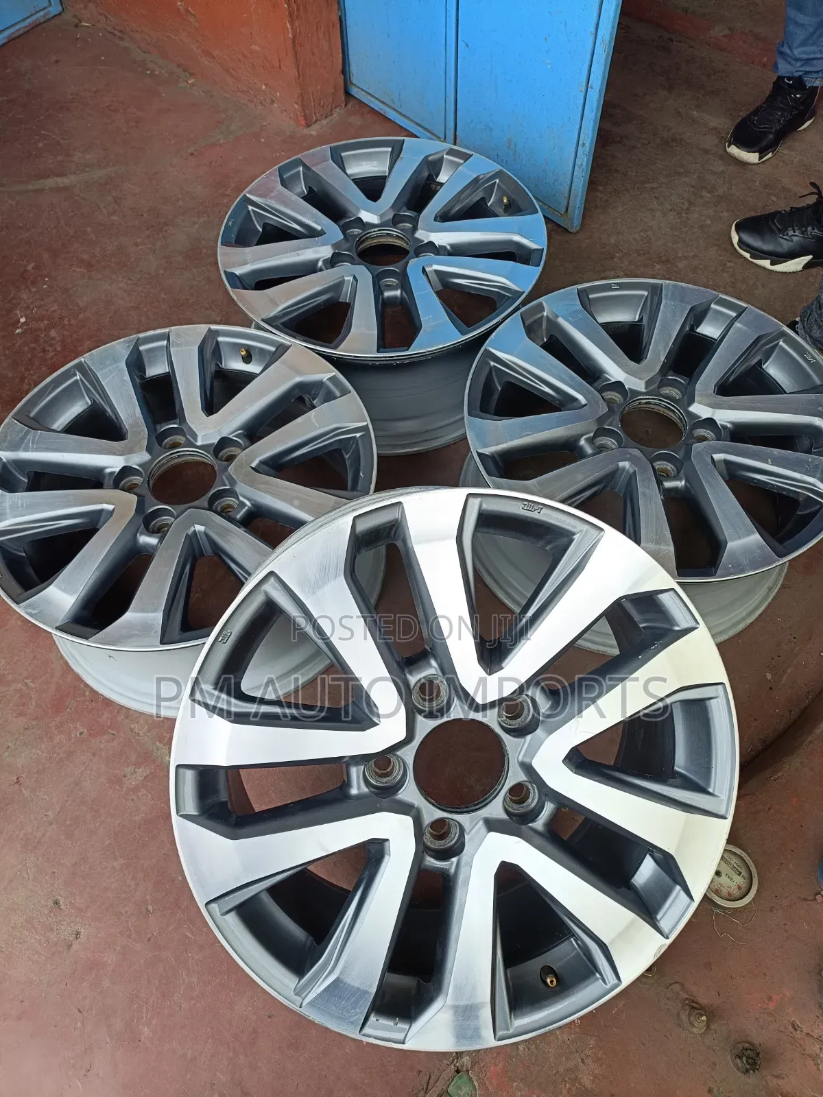 Land Cruiser V8 Rims Size 20