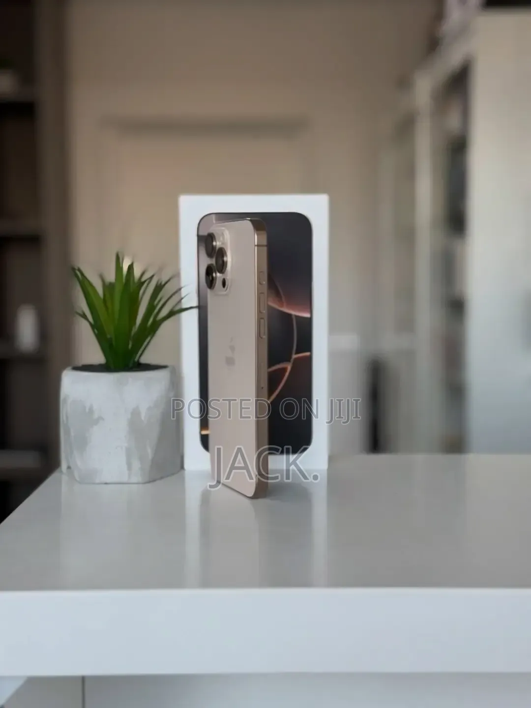 New Apple iPhone 16 Pro Max 256 GB Gold